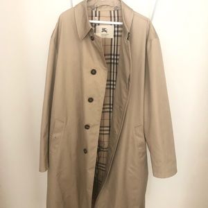 Burberry men’s trench coat - water repelle…